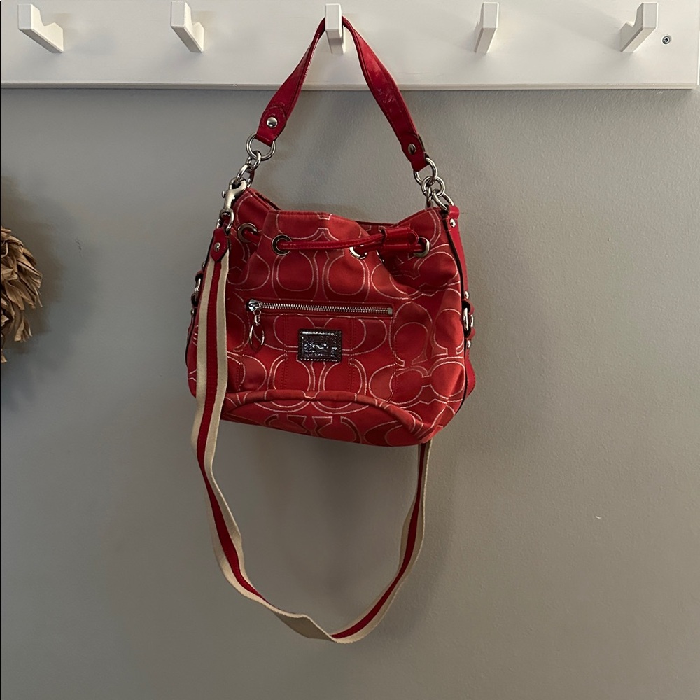 COACH Pink Bucket Handbag Poppy with canvas strap and patent details